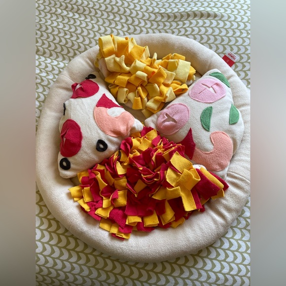 Injoya canine enrichment snuffle mat, removable & washable pizza slices - Picture 1 of 7